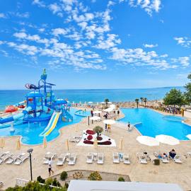 Royal Bay Resort & Aqua Park - All Inclusive and Free beach accsess，位于巴尔奇克的酒店