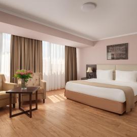 Ani Plaza Hotel, hotel di Yerevan