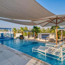 Santorini Private Villa 40 Meters Pool Blue feeling, ξενοδοχείο σε Ρας Αλ Καϊμά