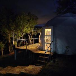 Kamp Glamp Plivska Oaza, hotel di Jajce
