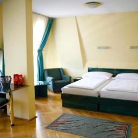 Hotel Bara Budapest, hotell i Budapest