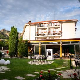 Monte Vedetta, hotel en Sliven