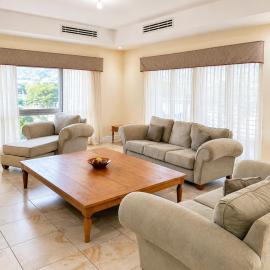 Port-of-Spain में, होटल Comfy Three Bedroom Condo