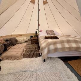 Rampestreken Glamping，翁達爾斯內斯的飯店