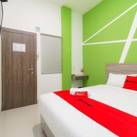 RedDoorz Plus at Grand Tara Homestay Palembang