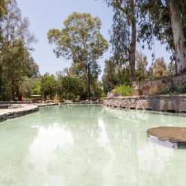 Katzrin Village Glamping, hotel v destinácii Qasrîne