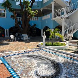 Bajo Kunda - Guesthouse, hotel di Kololi