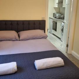 Cosy Condo near City & Airport, Hotel in Dublin