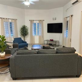 Luxury 3BR Villa Belair, hotell i Philipsburg