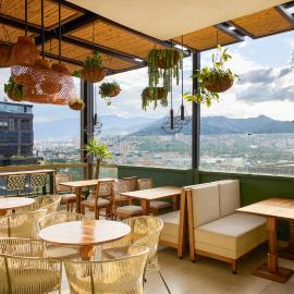 Golden Valley Hotel,位于麦德林的酒店