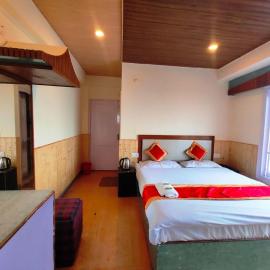 Regency Shooryaa Near The Mall Shimla, hotel em Shimla