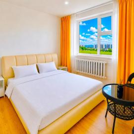Yura Hostel, hotel in Darkhan