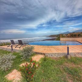 Oceanfront Villa, Punta Mango, отель в городе Хукуаран