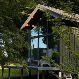 River Nest Tiny House, hotel din Iecava