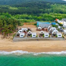 Taean Hakampo Waves Caravan Camping, hotell i Taean