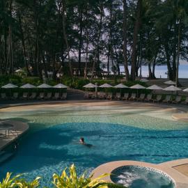 Dusit Thani Laguna Phuket, ξενοδοχείο στην Παραλία Μπανγκ Ταο