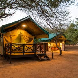 Mkuze Game Reserve, hotel u gradu 'Nagana'