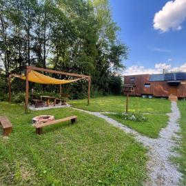 koliBka - tiny house, hotel in Michalová