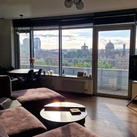 Modern skyline-view condo at a luxury complex, hotel in Vilnius