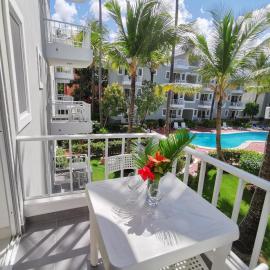 Seaside Oasis at Playa Los Coralles, hotell i Punta Cana