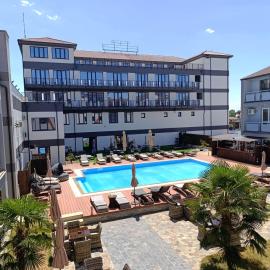 Hotel Sun, hotel v Senci