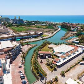 Riversea Suite & Hotel, hotell i Lara