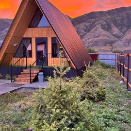 Kolsay A-Frame Yessen, hotell i Saty