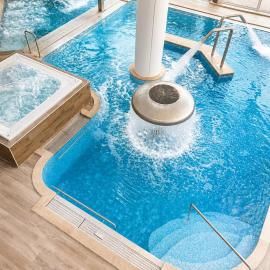 Logis Hôtel & Spa Marina d'Adelphia，位于艾克斯莱班的酒店