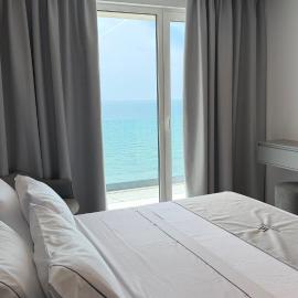 White Amfora Hotel