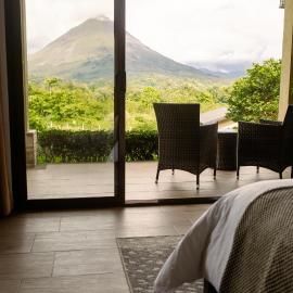 Untold Arenal - Rainforest Suites, отель в городе Эль-Кастильо-де-ла-Фортуна