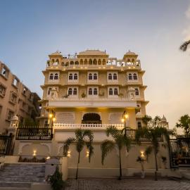 Tripli Regalia Mayur Palace, ξενοδοχείο στο Ουνταϊπούρ