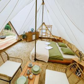 Mezi Vinicemi Glamp, hotel en Valtice