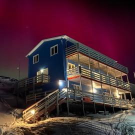Arctic Hostel Apartment، فندق في Qaqortoq