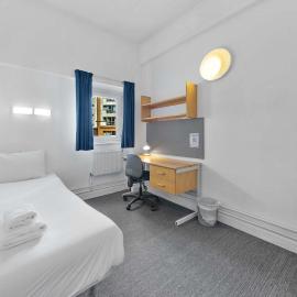 Ensuite Private Room in South Bank London – hotel w Londynie