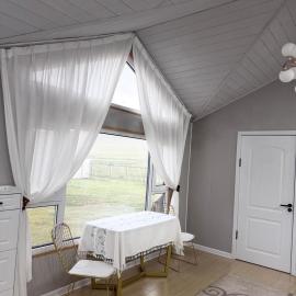 Cozy House Near Chinggis Khaan Airport, hotel en Dzuunmod
