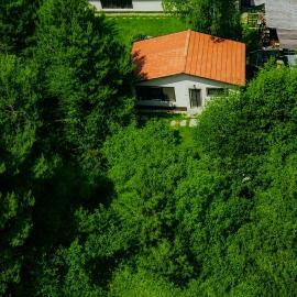 Forest Hide Tiny House, מלון בקובסנה