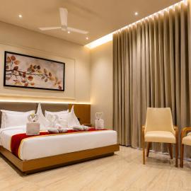 LUXURIA INN By CHANDAN, ξενοδοχείο σε Junagadh