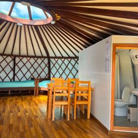 King Terelj Resort, Yurt with Modern Comfort, מלון בNalayh