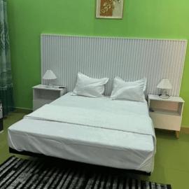 Hôtel La Parisienne, hotel v destinaci Luga