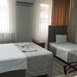 Kenedi Otel