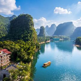 Yangshuo River Lodge Hotel--English speaking team&Swimming pool&Activties organized&Free pick up from Airport or TS over 3 nights，位于阳朔的酒店