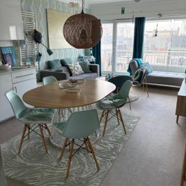 Ma Mère Beach Condo Oostende, hotel in Ostend