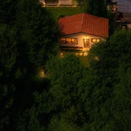 Forest Hide Tiny House – hotel w mieście Covasna