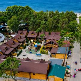 Domy z Bala przy plaży- Domki klimatyzowane - JACUZZI, SAUNA, lody, popcorn, ryba wedzona i ognisko gratis-od maja!, hotel Dziwnówekben