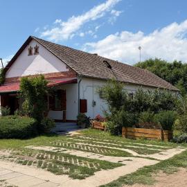 Dobó Tanya, hotel v destinácii Röszke