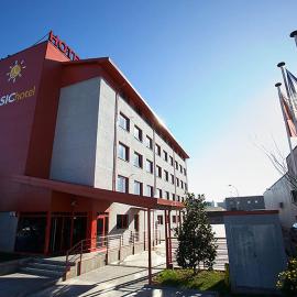 Hotel Basic, hotel a Vilafranca del Penedès