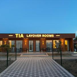 TIA Layover Rooms, hótel í Krujë