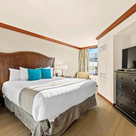 Remodeled Second Floor Valley View suite no resort fee, hotel em Olympic Valley