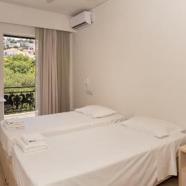 Pylos में, होटल Galaxy New Hotel
