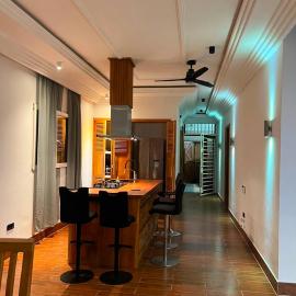 TGS Villa, hotell i Komé